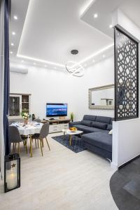 Theatre Square Apartments