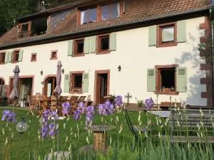 水滴石头旅馆 - Aubure