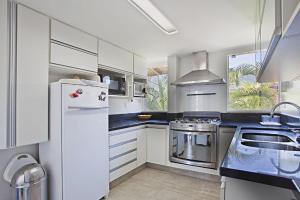 FRD02 Casa charmosa no Condomínio Porto Frade