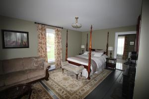 Maplehurst Manor Bed and Breakfast