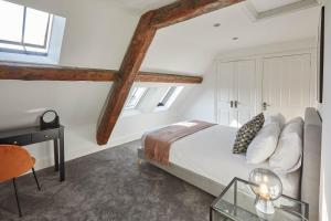 Host & Stay - Caedmon House