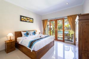 Phòng Giường Đôi Nhìn Ra Hồ Bơi (Double Room with Pool View)
