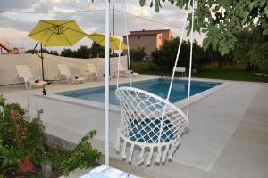 Villa Kutija with heated pool