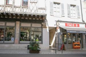 Appartements Spacieux appartement, A-mi-chemin, au coeur de Tournus : photos des chambres