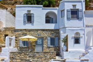 Living Theros Luxury Suites