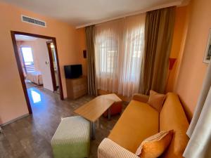 Family Hotel Saint Nikola and Free parking