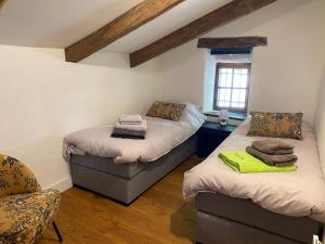 B&B / Chambres d'hotes L' Angelot : Chambre Familiale