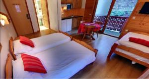 Hotels Hotel Les Chalets : photos des chambres