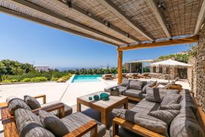 Five-Bedroom Villa with Private Pool and Gym - Sea View | M FOUR