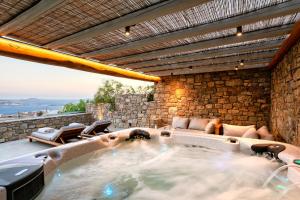 Sea View 4 Bedroom Villa Outdoor Hot Tub | M Two