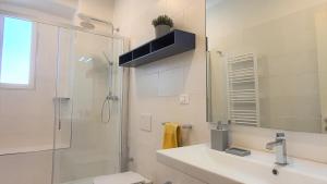 Elegant Yellow Apartment In San Gallo Firenze