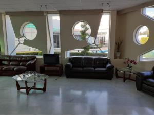 Leo Hotel