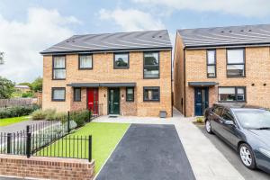 Blackstone Walk - Fabulous Houses with Parking