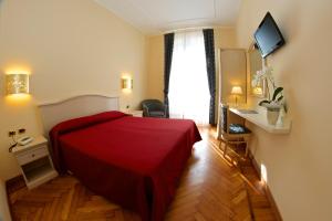 Double Room with Lake View room in Hotel Excelsior Splendide