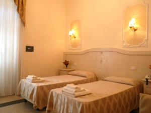 Superior Double Room room in Cambridge Hotel