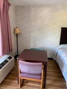 Riverfront Lodge