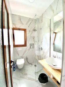 Superior Triple Room with Sea View room in Hotel Denta
