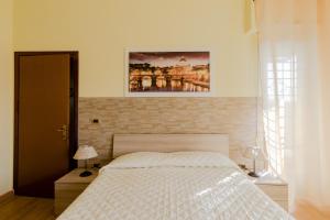 Le Rondini Apartment, 5 persone, 2 balconi, Policlinico Tor Vergata e Casilino, Metro C Torre Maura per il Colosseo a 10 minuti, WI-FI, aria condizionata