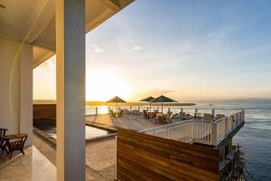 Samuh Sunset Nusa Penida by GenuineHost