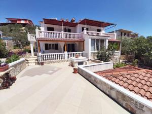 Apartments Carmen Vinisce
