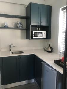 Comfortable Room with Large en suite Bathroom