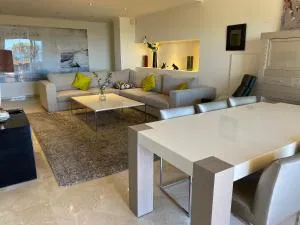 Luxury Apartment Elviria Hills - Marbella