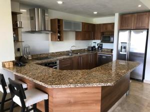 Condo exclusivo de 2rec en complejo B Nayar