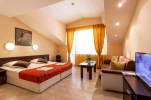 Deluxe Double Room with Sofa Bed and Balcony room in Termo Hotel Aspa Vila