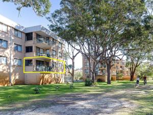 Intrepid 1 3 Intrepid Close Amazing views of Shoal Bay only 100m from the Beach