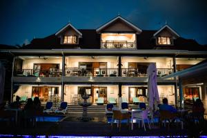 CocoLux Luxury Apartments