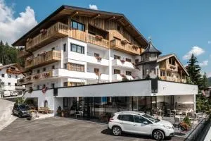 Hotel Ciasa Tamá - 拉维拉