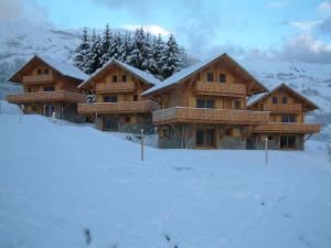 Maisons de vacances Residence Sourires et Vacances : Appartement avec Vue sur Montagne (8 Adultes)