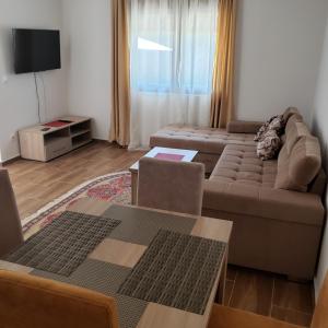 Green Hill Apartments