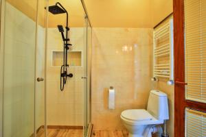 Entire apartment hosted by Keti