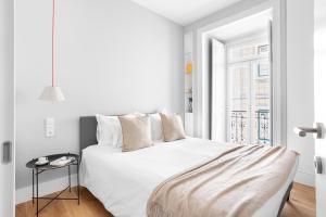 JOIVY Marvelous 3-bed home with astonishing view and terrace, nearby St George Castle