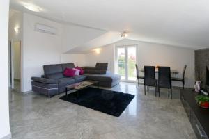 Apartments Goran by Rent Istria