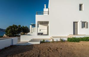 Maison Esperia Milos Greece