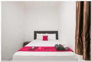 RedDoorz @ Ruko ITC Roxy Mas