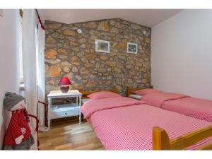 Peaceful Getaway in Polje with Garden