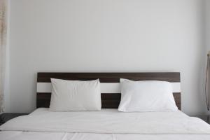 Pleasant 1BR Apartment with Sofa Bed at Dago Suites By Travelio