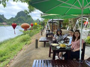 Son Doong Riverside
