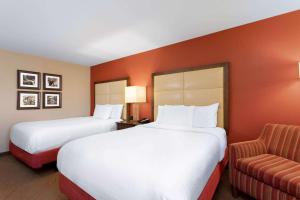 Queen Room with Two Queen Beds - Mobility Access/Non-Smoking room in La Quinta by Wyndham Pigeon Forge