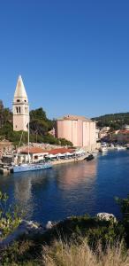 Narcis Central Apartment with Sea & City Views