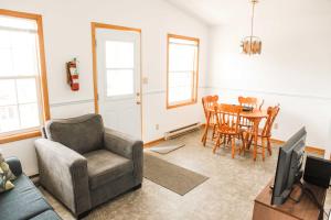 Pecks Housekeeping Cottages