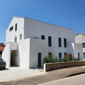 Villa Aquamarine Apartments