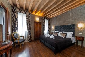 Double or Twin Room with Canal View room in Domus Superior