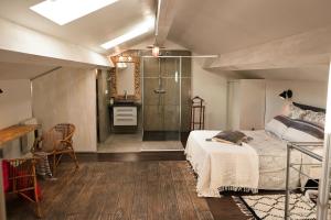 Maisons d'hotes La Maison Des Artistes : Chambre Double