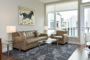 Deluxe Apartment room in Global Luxury Suites at Downtown Mountain View