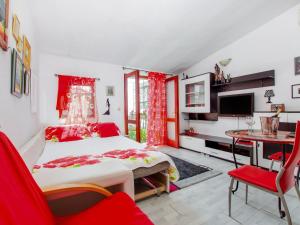 Refreshing Apartment in Omi with Balcony