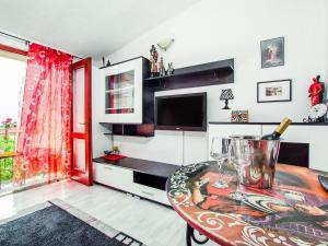 Refreshing Apartment in Omi with Balcony